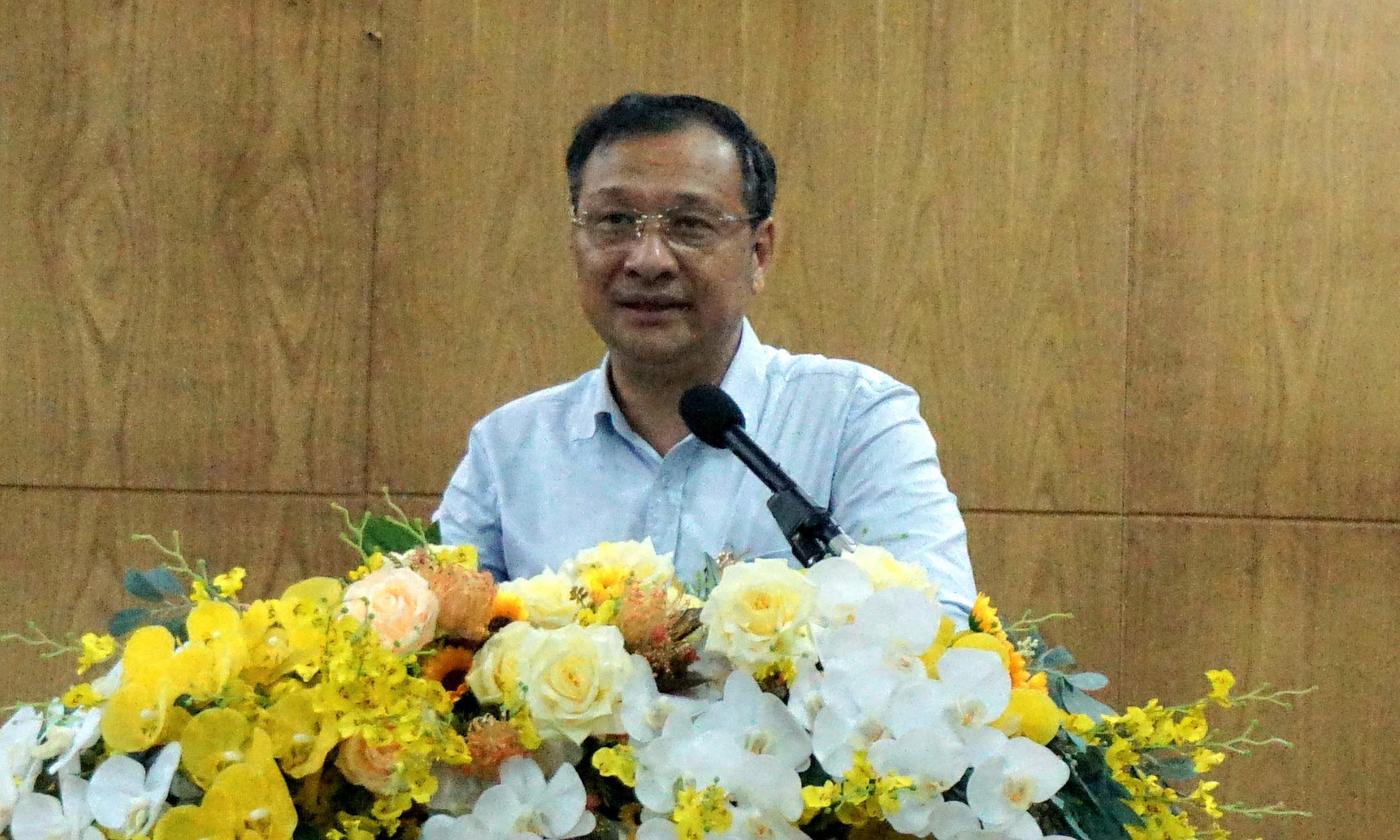 TP.HCM: Sau ngày 31-7 sẽ quyết định việc tuyển bổ sung vào lớp 10 - Ảnh 1. Ông Lê Hoài Nam, phó giám đốc Sở Giáo dục và đào tạo TP.HCM, phát biểu tại cuộc họp về tuyển sinh vào lớp 10 chiều 3-7 - Ảnh: Q.N.