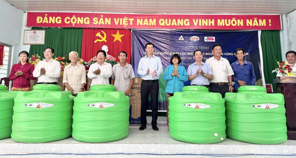 1680923987_Cong-an-tinh-to-chuc-thanh-cong-giai-boi-loi.jpg - Vietnam.vn
