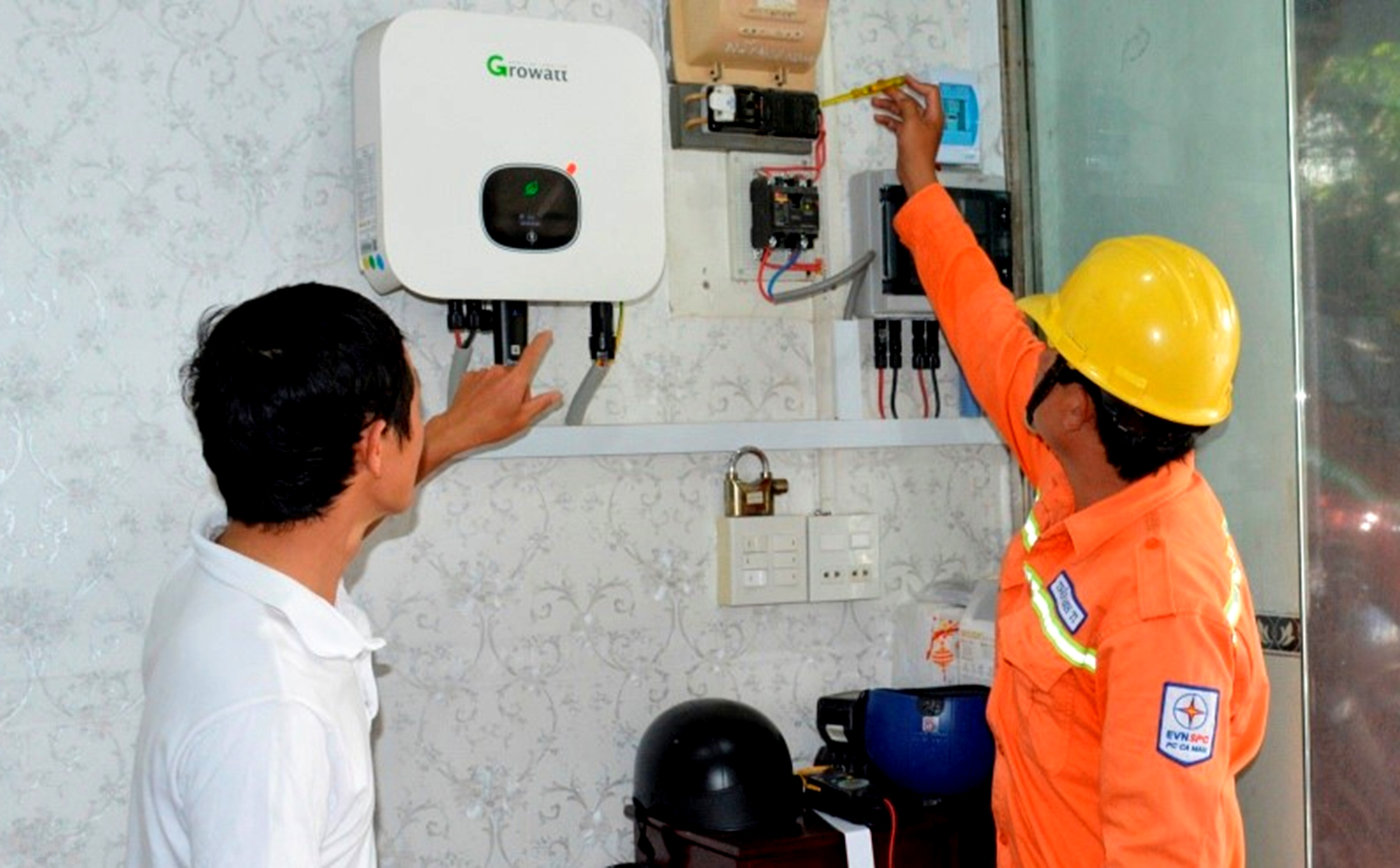 Thấy gì từ chuyện lỗ liên tiếp của EVN?- Ảnh 1. Thấy gì từ chuyện lỗ liên tiếp của EVN?- Ảnh 1.