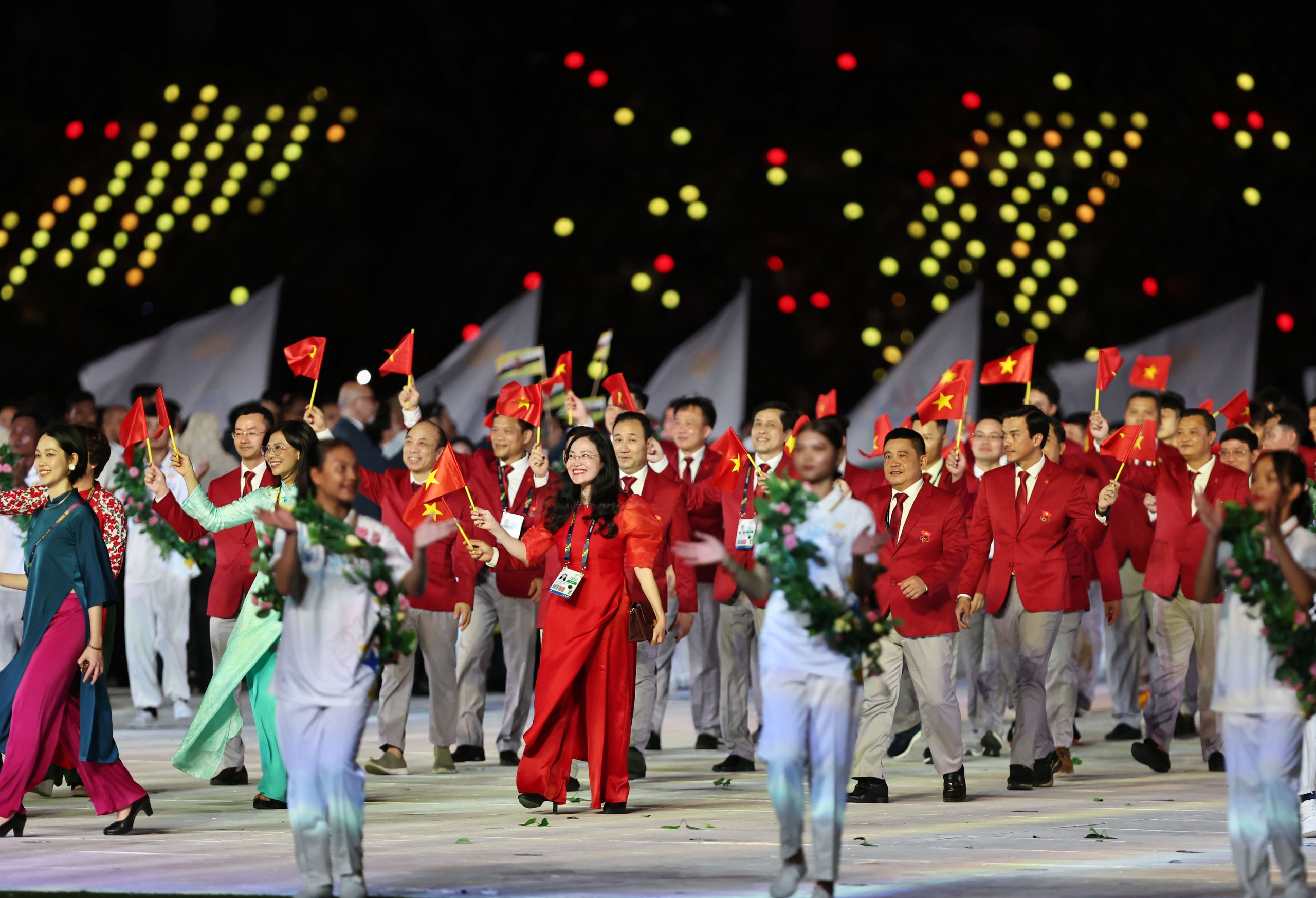 Thể thao Việt Nam '1 kèm 1' ở Olympic Paris, hé lộ 2 VĐV cầm cờ lễ khai mạc- Ảnh 1. Thể thao Việt Nam '1 kèm 1' ở Olympic Paris, hé lộ 2 VĐV cầm cờ lễ khai mạc- Ảnh 1.