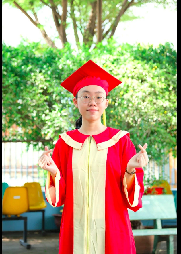 Thí sinh đạt điểm 10 môn toán là thủ khoa tuyển sinh lớp 10 tại TP.HCM- Ảnh 2. Thí sinh đạt điểm 10 môn toán là thủ khoa tuyển sinh lớp 10 tại TP.HCM- Ảnh 2.