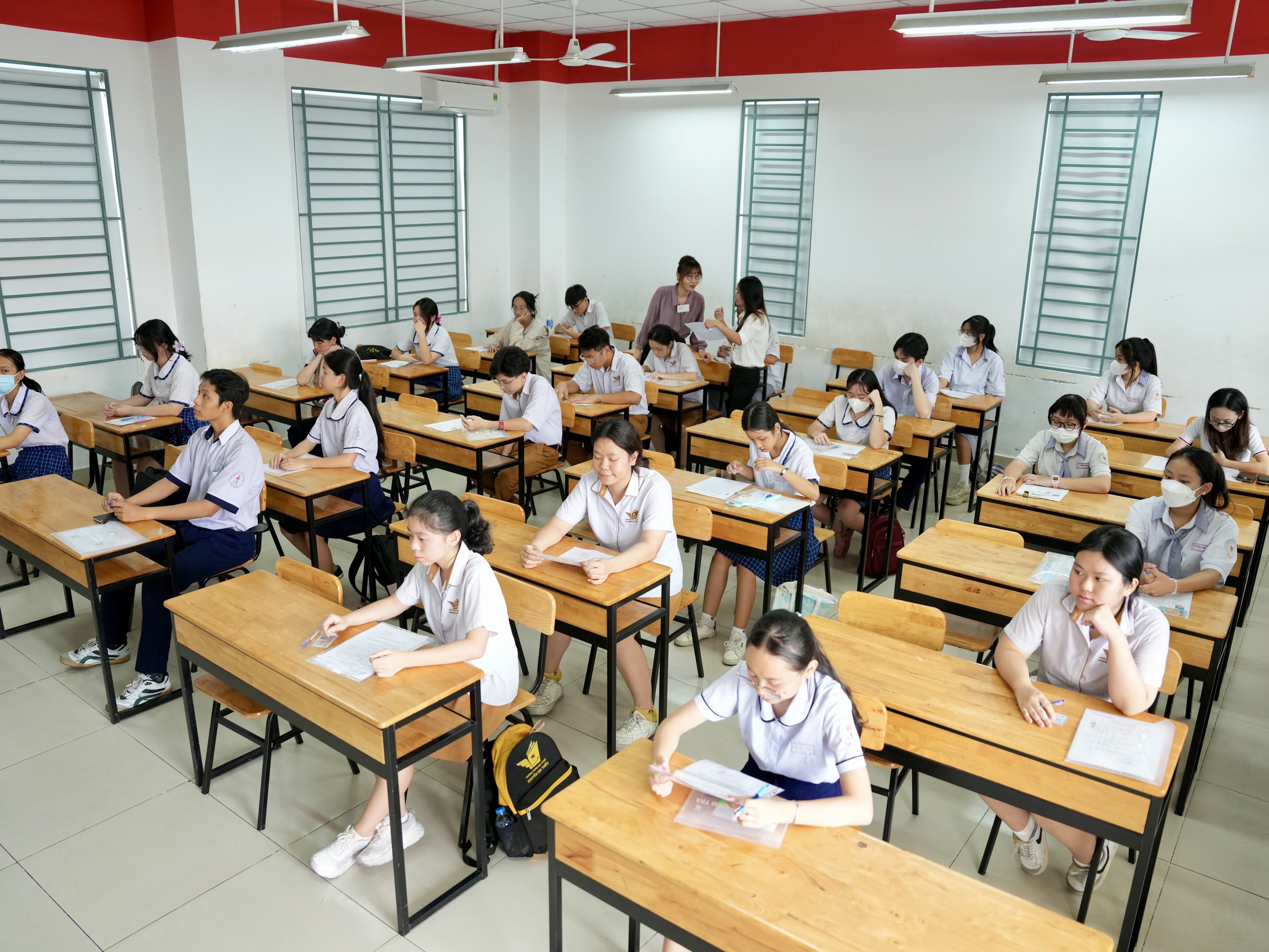 Thí sinh đạt điểm 10 môn toán là thủ khoa tuyển sinh lớp 10 tại TP.HCM- Ảnh 1. Thí sinh đạt điểm 10 môn toán là thủ khoa tuyển sinh lớp 10 tại TP.HCM- Ảnh 1.