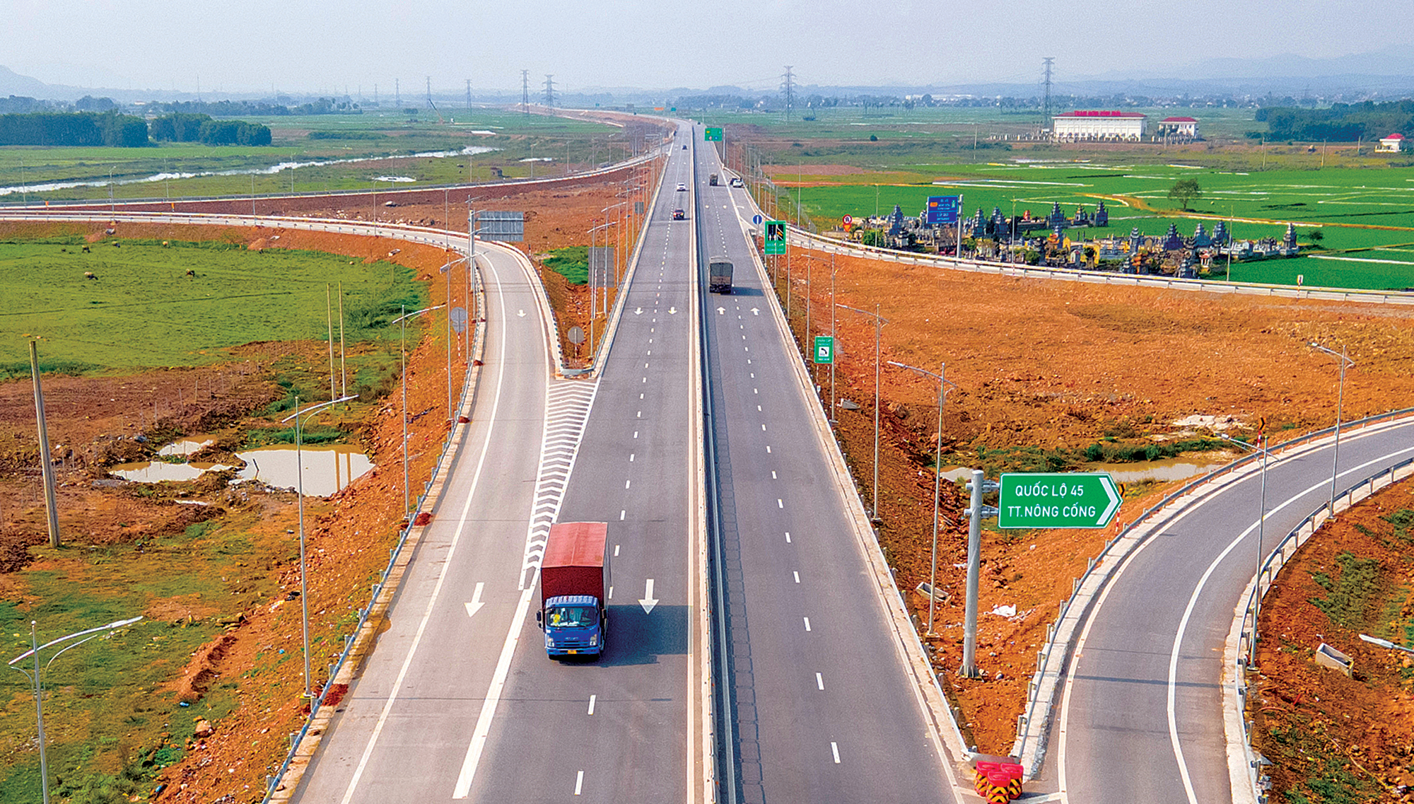 Thu phí cao tốc do Nhà nước đầu tư thế nào?- Ảnh 1. Thu phí cao tốc do Nhà nước đầu tư thế nào?- Ảnh 1.