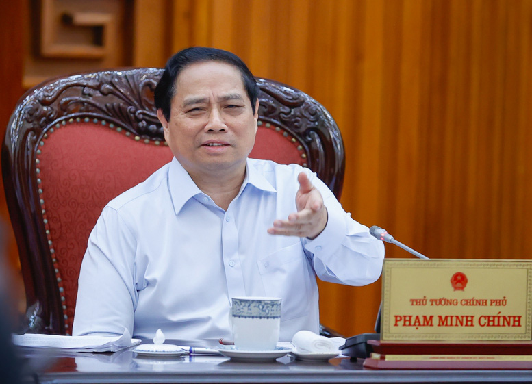 Thủ tướng lập Ban chỉ đạo rà soát, xử lý vướng mắc cản trở đầu tư kinh doanh- Ảnh 1. Thủ tướng chủ trì phiên họp thứ nhất của Ban chỉ đạo rà soát, xử lý vướng mắc trong hệ thống văn bản quy phạm pháp luật - Ảnh: VGP