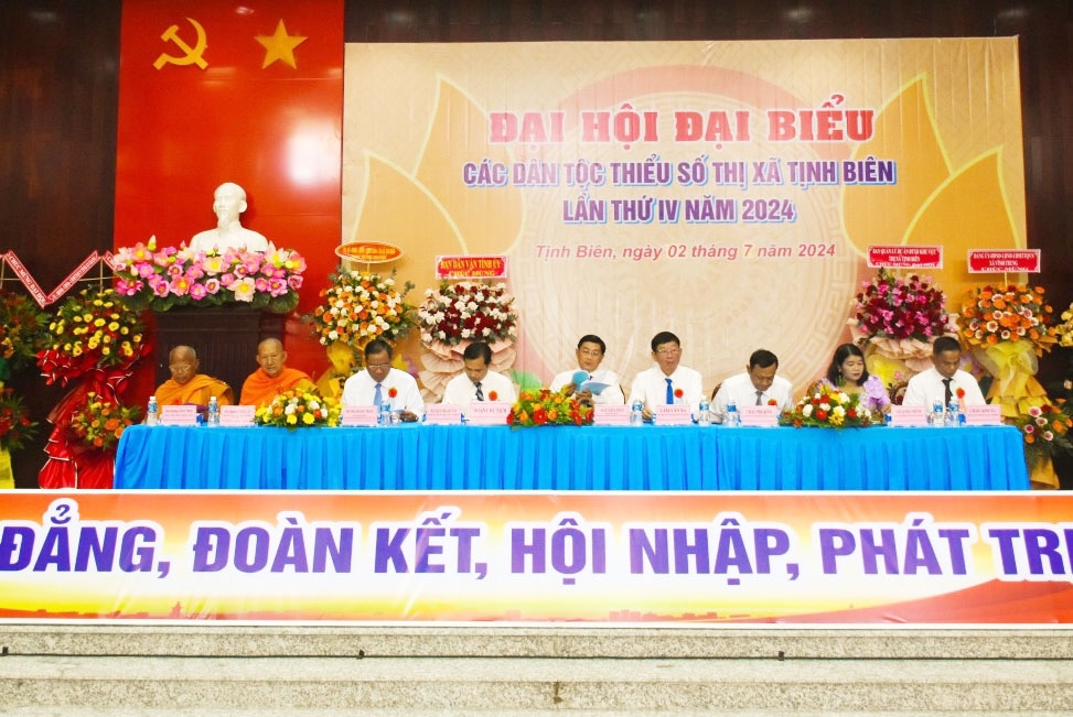 Đại hội đại biểu các DTTS thị xã lần thứ IV năm 2024 đề ra chỉ tiêu giảm tỷ lệ hộ nghèo là DTTS dưới 4% Đại hội Đại biểu các DTTS thị xã lần thứ IV năm 2024 đề ra chỉ tiêu giảm tỷ lệ hộ nghèo là DTTS dưới 4%