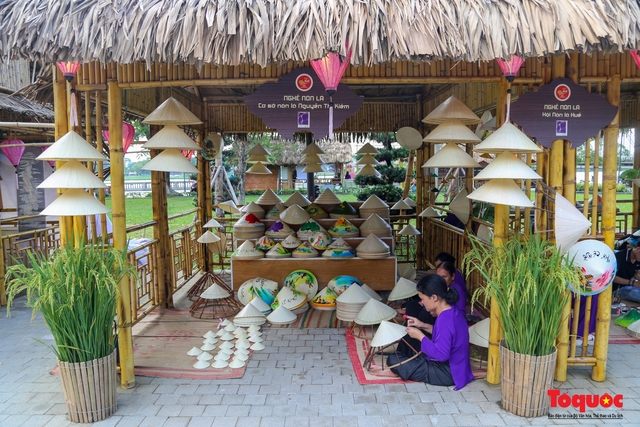 Tổ chức cuộc thi ảnh về nghề truyền thống Huế - Ảnh 1. Tổ chức cuộc thi ảnh về nghề truyền thống Huế - Ảnh 1.