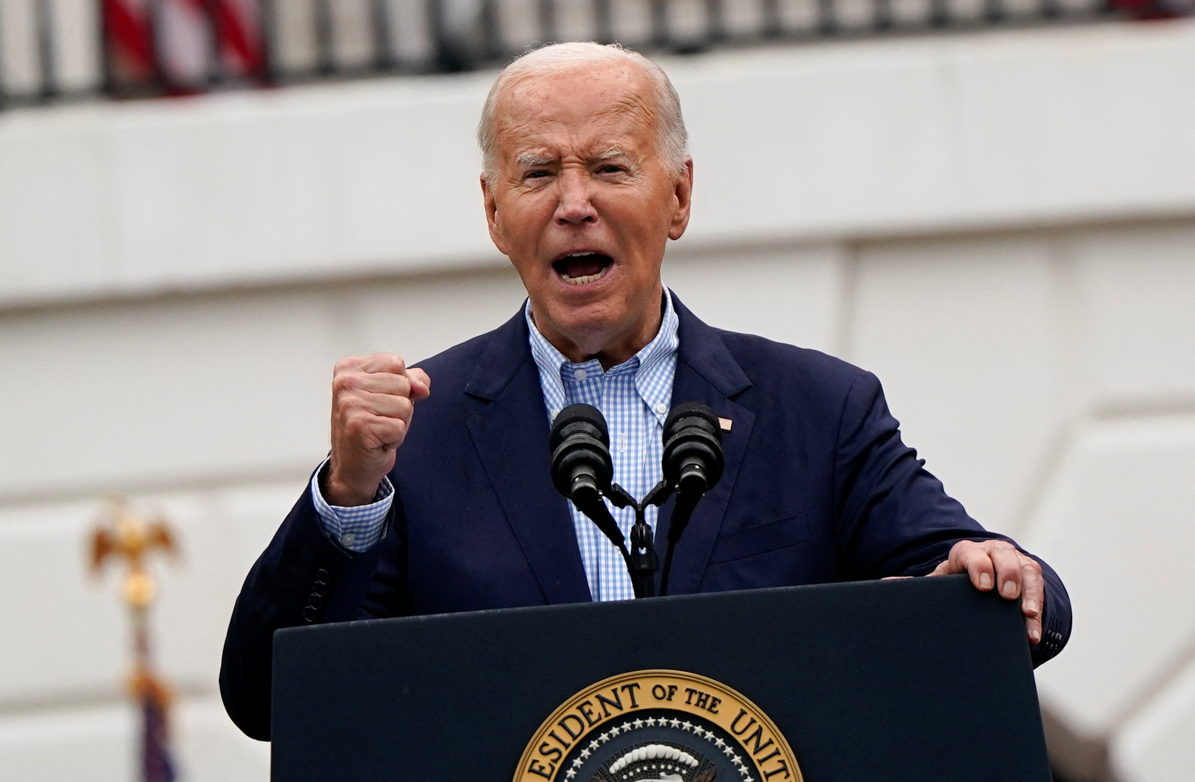 Tổng thống Biden nói cần ngủ thêm, không dự sự kiện sau 8 giờ tối- Ảnh 1. Tổng thống Biden nói cần ngủ thêm, không dự sự kiện sau 8 giờ tối- Ảnh 1.