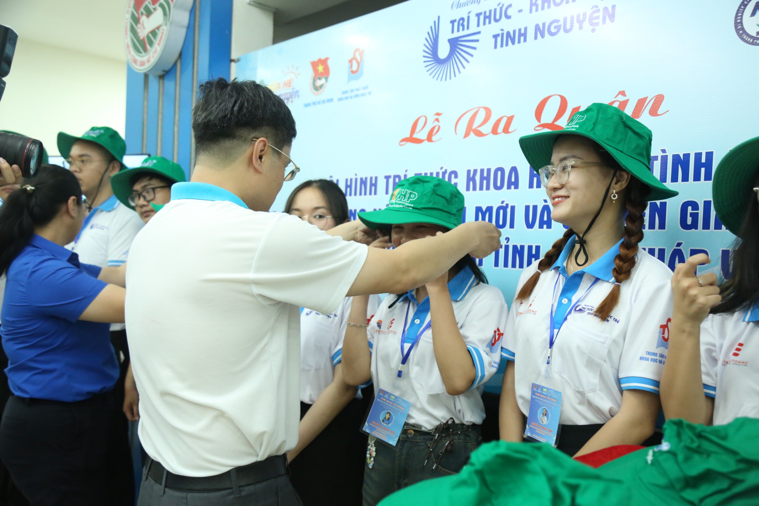 Trí thức trẻ TP HCM về tỉnh, hỗ trợ xây dựng nông thôn mới- Ảnh 1. Trí thức trẻ TP HCM về tỉnh, hỗ trợ xây dựng nông thôn mới- Ảnh 1.