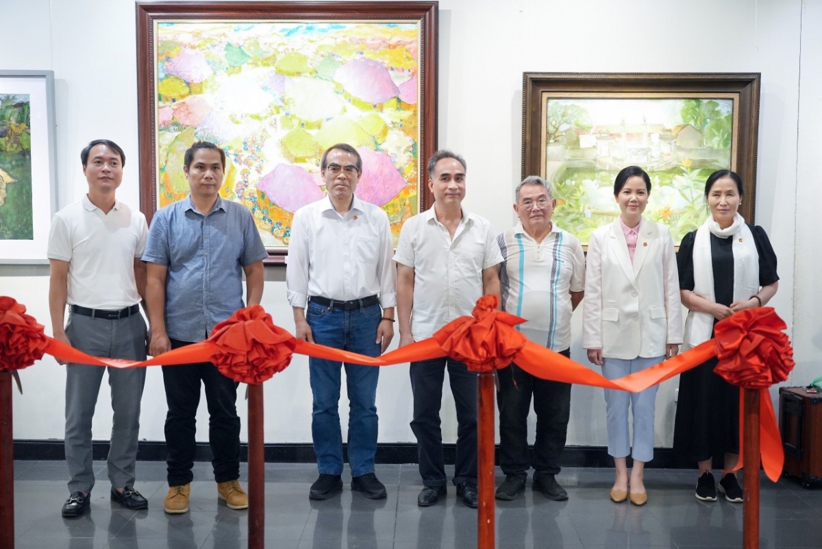 triển lãm mỹ thuật tôn vinh nét đẹp cuộc sống quanh ta của 62 họa sĩ hình ảnh 1 trien lam my thuat ton vinh net dep cuoc song quanh ta cua 62 hoa si hinh anh 1