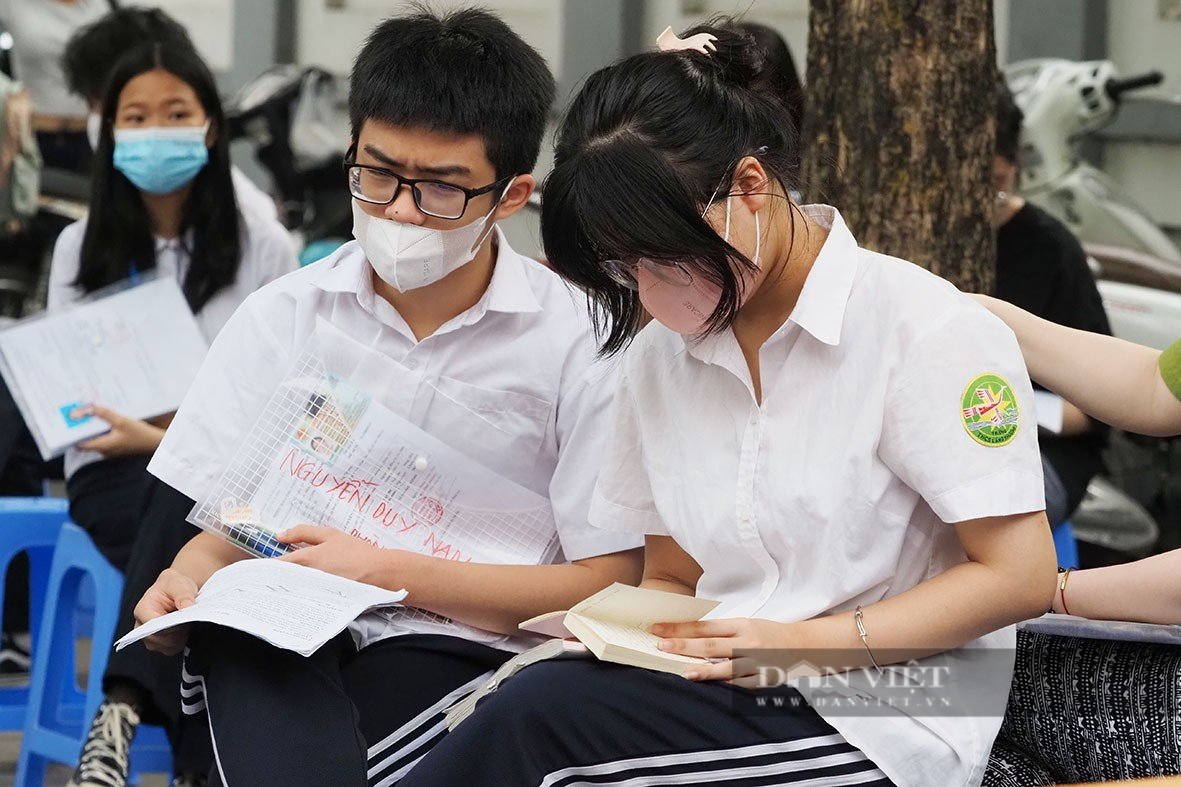 Dự đoán điểm chuẩn vào lớp 10 Hà Nội năm 2024: Trường top dưới thay đổi nhiều?- Ảnh 1. Dự đoán điểm chuẩn vào lớp 10 Hà Nội năm 2024: Trường top dưới thay đổi nhiều?- Ảnh 1.