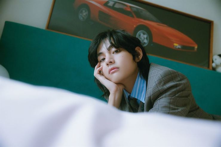 V (BTS) lập kỷ lục với album mới - Ảnh 1. V (BTS) lập kỷ lục với album mới - Ảnh 1.