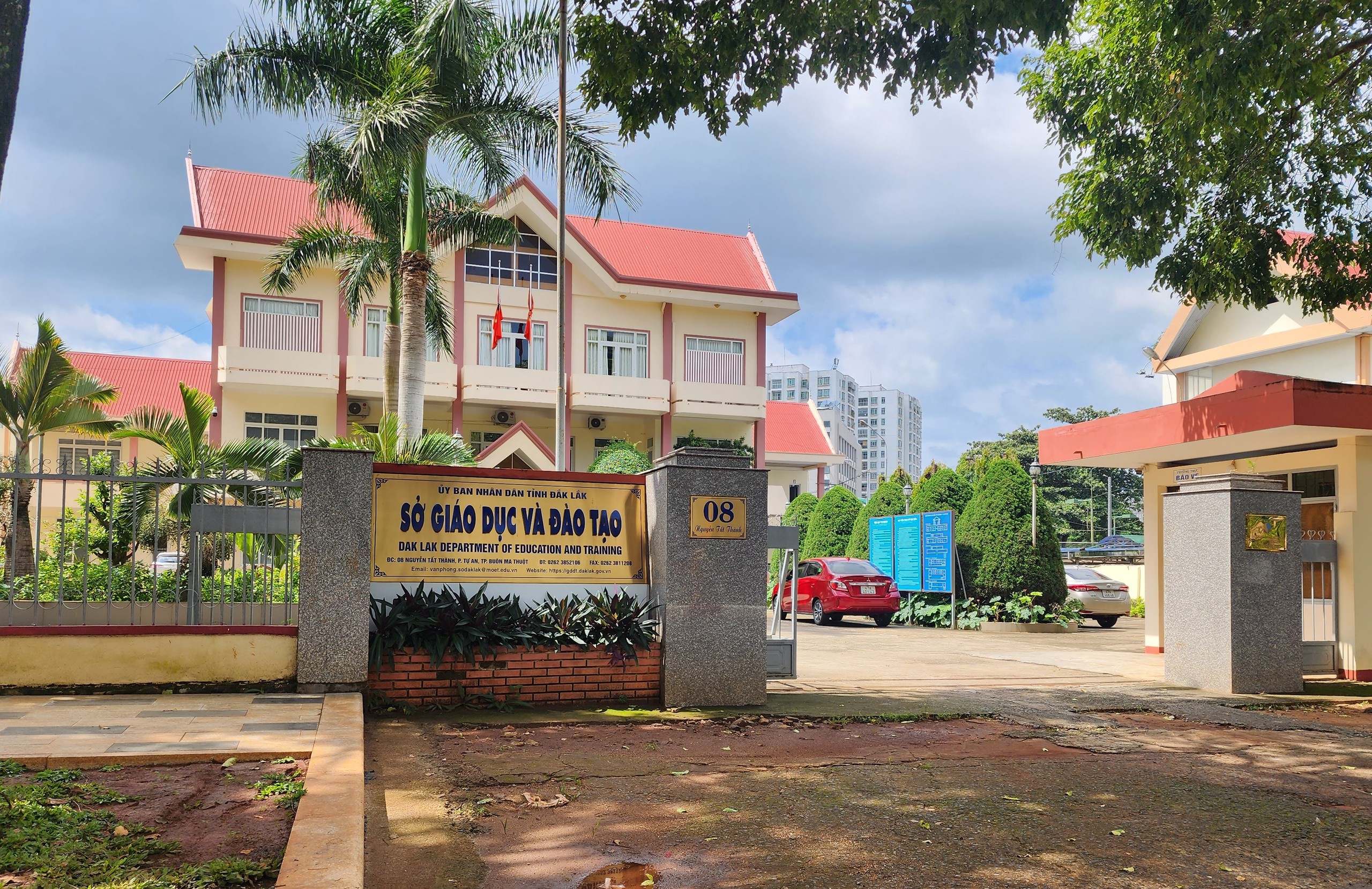 Vì sao Đắk Lắk chậm xử lý trách nhiệm 1 nữ hiệu trưởng nhiều vi phạm?- Ảnh 1. Vì sao Đắk Lắk chậm xử lý trách nhiệm 1 nữ hiệu trưởng nhiều vi phạm?- Ảnh 1.