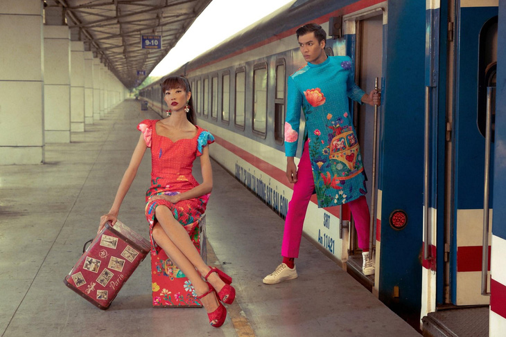 Hình ảnh trong bộ ảnh thời trang Ký ức tuổi thơ tại ga Sài Gòn vào cuối năm 2019 của nhà thiết kế Vũ Ngọc Tú và Đinh Trường Tùng - Ảnh: NTK cung cấp Hình ảnh trong bộ ảnh thời trang