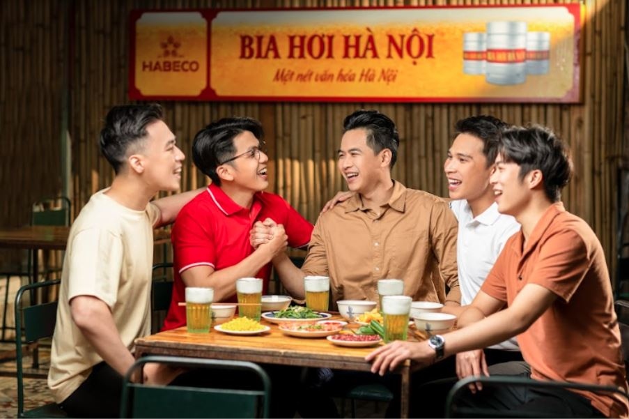 Bia Hơi Hà Nội - Vị bia gắn kết những khoảnh khắc ngày hè Bia Hơi Hà Nội - Vị bia gắn kết những khoảnh khắc ngày hè
