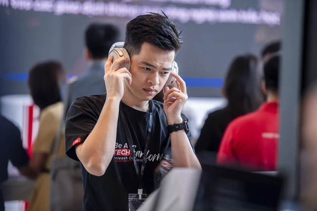 Hơn 13,8 triệu khách hàng khai phá kỷ nguyên sinh lời tự động cùng tài khoản Techcombank - Vietnam.vn Hơn 13,8 triệu khách hàng khai phá kỷ nguyên sinh lời tự động cùng tài khoản Techcombank