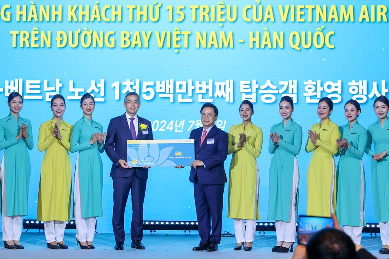 Thủ tướng: Vietnam Airlines cần phát huy hơn nữa vai trò cầu nối Việt Nam - Hàn Quốc - Vietnam.vn Thủ tướng: Vietnam Airlines cần phát huy hơn nữa vai trò cầu nối Việt Nam - Hàn Quốc