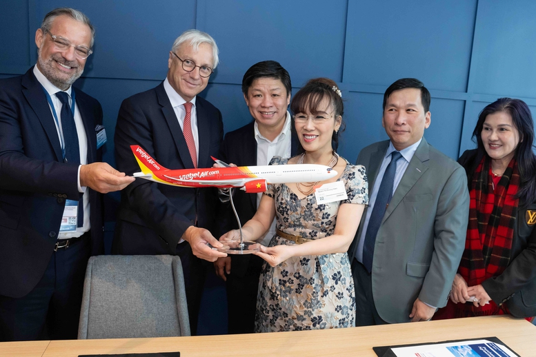 Vietjet đầu tư 7,4 tỷ USD mua 20 tàu bay thân rộng thế hệ mới A330neo Vietjet đầu tư 7,4 tỷ USD mua 20 tàu bay thân rộng thế hệ mới A330neo