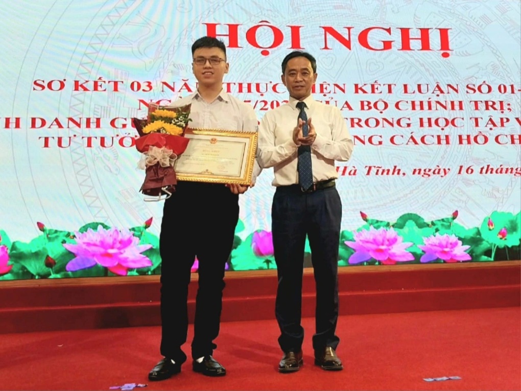 Nam sinh khiếm thị trúng tuyển 6 trường đại học top đầu - 3 Nam sinh khiếm thị trúng tuyển 6 trường đại học top đầu - 3