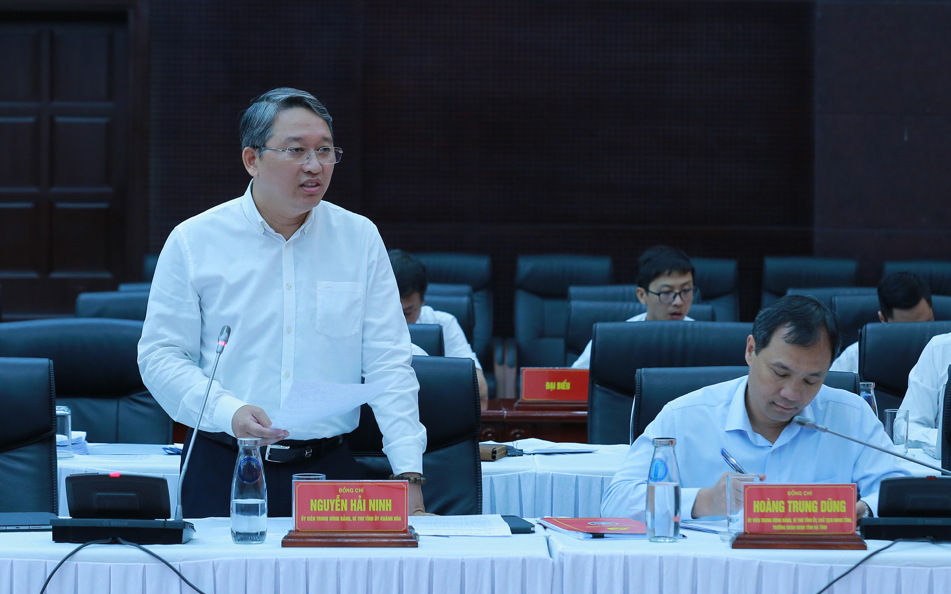 Đổi mới mạnh mẽ tư duy xây dựng thể chế, kiến tạo không gian mới phát triển- Ảnh 4. Đổi mới mạnh mẽ tư duy xây dựng thể chế, kiến tạo không gian mới phát triển- Ảnh 4.