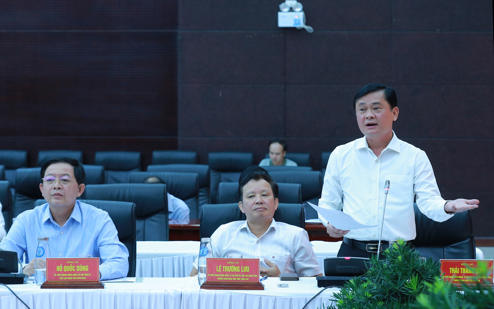 Đổi mới mạnh mẽ tư duy xây dựng thể chế, kiến tạo không gian mới phát triển- Ảnh 5. Đổi mới mạnh mẽ tư duy xây dựng thể chế, kiến tạo không gian mới phát triển- Ảnh 5.