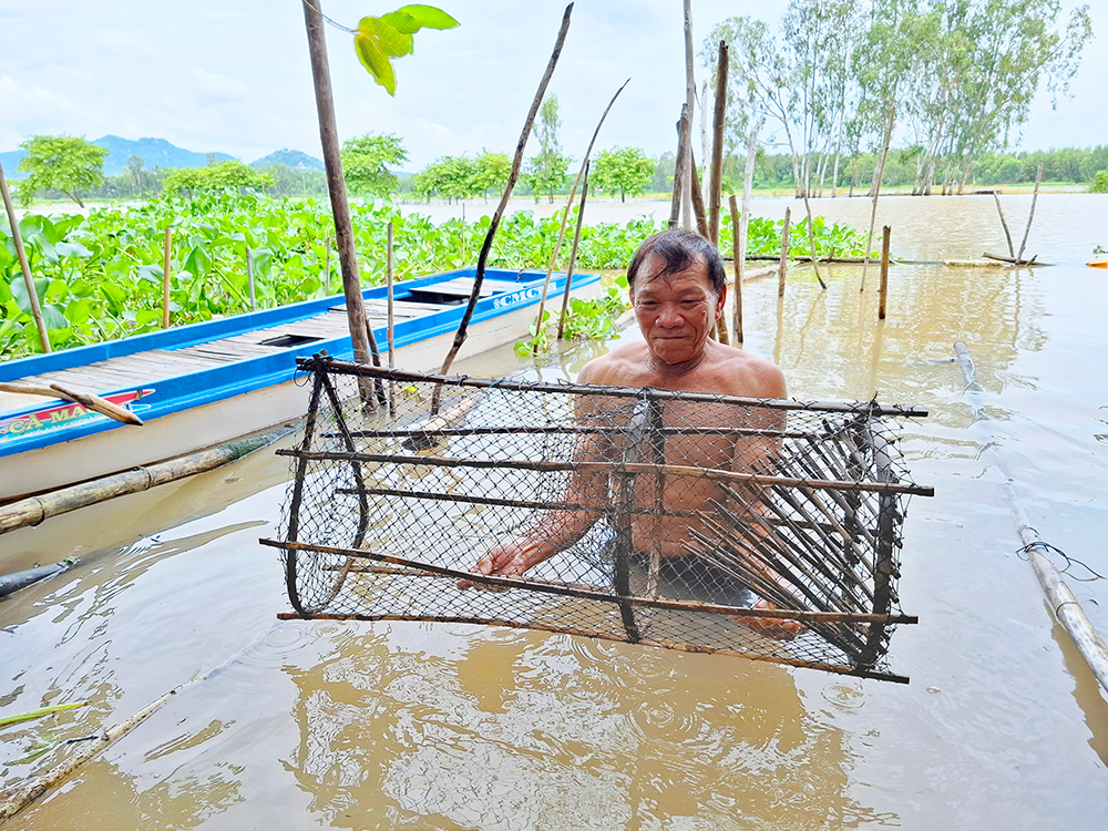 Mùa nước nổi An Giang, dưới sông Mùa nước nổi An Giang, dưới sông