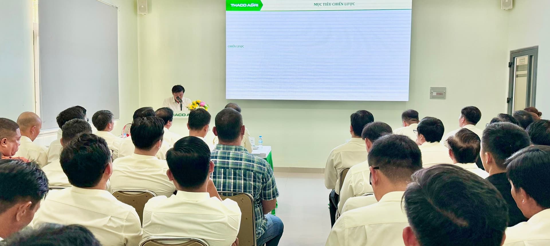 CBNV tham dự Hội nghị CBNV tham dự Hội nghị