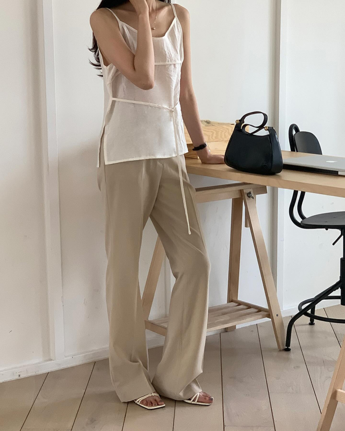 Mặc đẹp không khó với 5 cách diện trang phục màu be chuẩn tinh tế - Ảnh 9. Mặc đẹp không khó với 5 cách diện trang phục màu be chuẩn tinh tế - Ảnh 9.