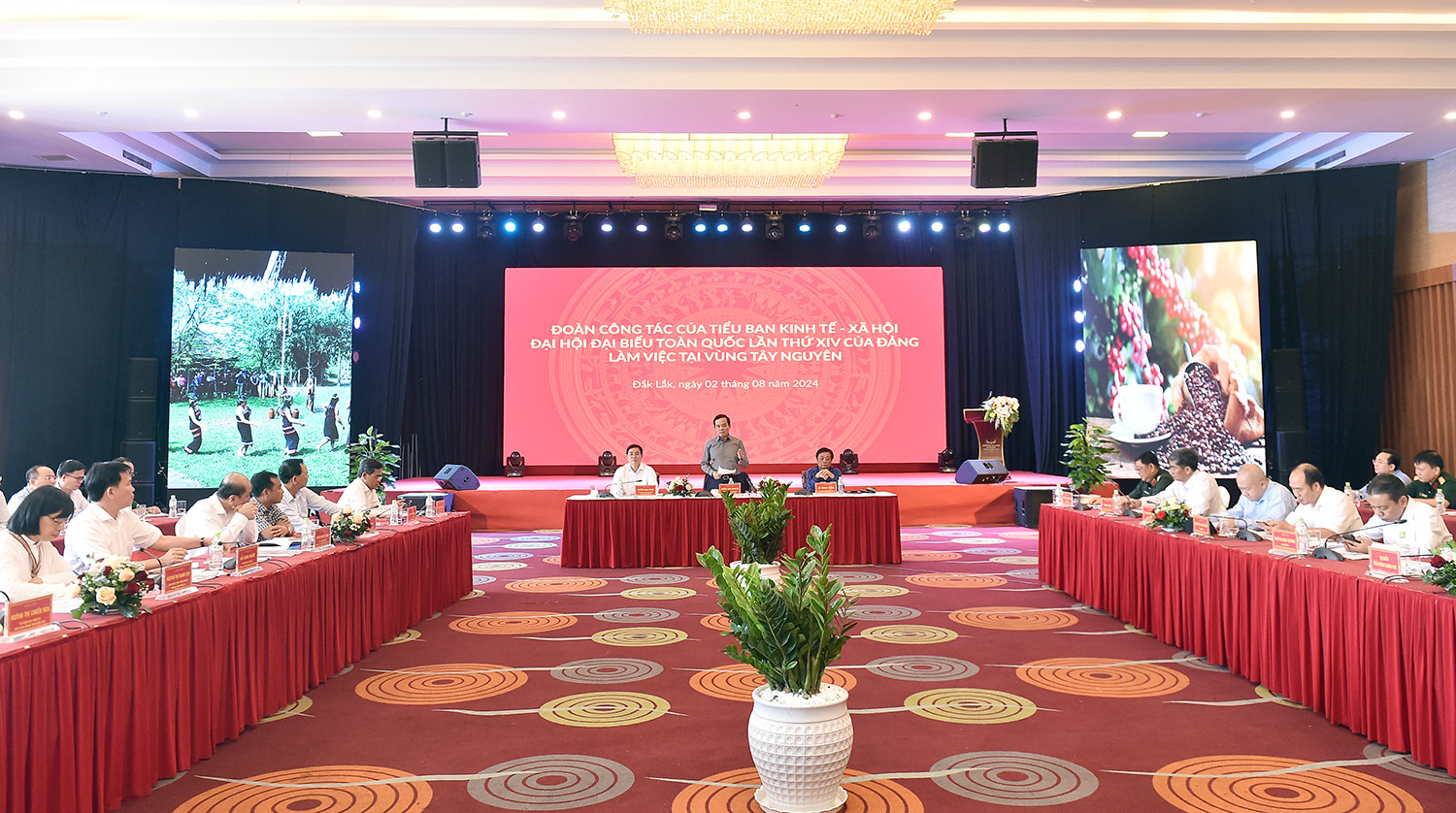 Tiểu ban Kinh tế-Xã hội Đại hội XIV của Đảng làm việc tại vùng Tây Nguyên- Ảnh 2. Tiểu ban Kinh tế-Xã hội Đại hội XIV của Đảng làm việc tại vùng Tây Nguyên- Ảnh 2.