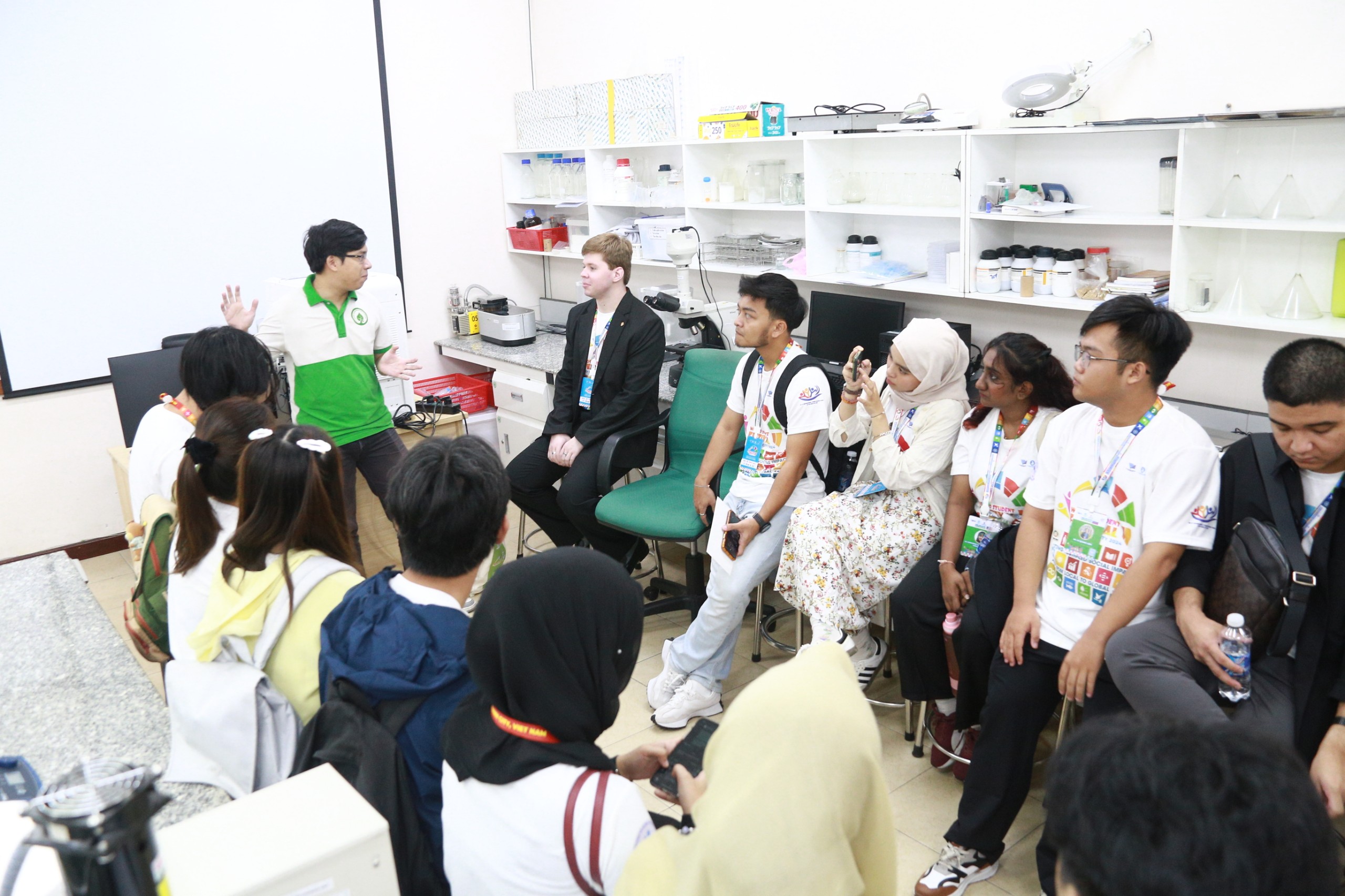 Sinh viên quốc tế thực hiện chuyển đổi số các hoạt động tình nguyện- Ảnh 7. Sinh viên quốc tế thực hiện chuyển đổi số các hoạt động tình nguyện- Ảnh 7.