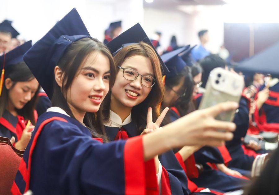 Đào tạo nhân lực y tế là giải pháp căn cơ để nâng cao chất lượng chăm sóc y tế cho người dân - Ảnh 3. Đào tạo nhân lực y tế là giải pháp căn cơ để nâng cao chất lượng chăm sóc y tế cho người dân - Ảnh 3.