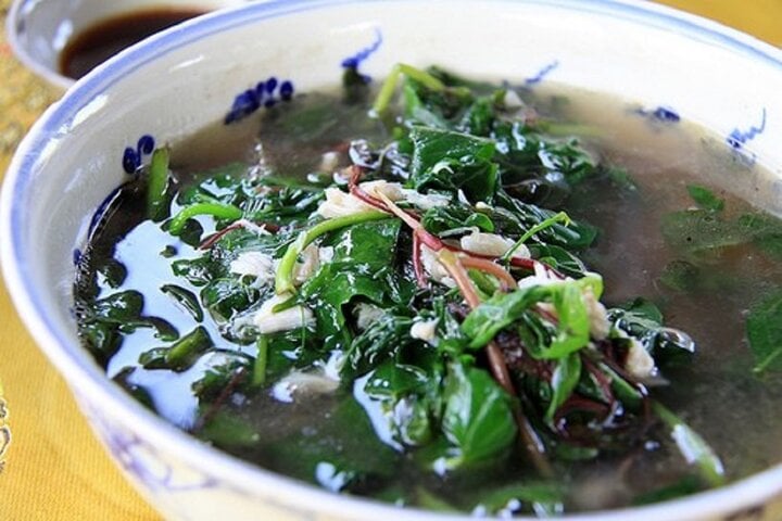 Mâm cơm ngày hè đặc trưng xứ Nghệ ngon khó cưỡng - Ảnh 3. Mâm cơm ngày hè đặc trưng xứ Nghệ ngon khó cưỡng - Ảnh 3.