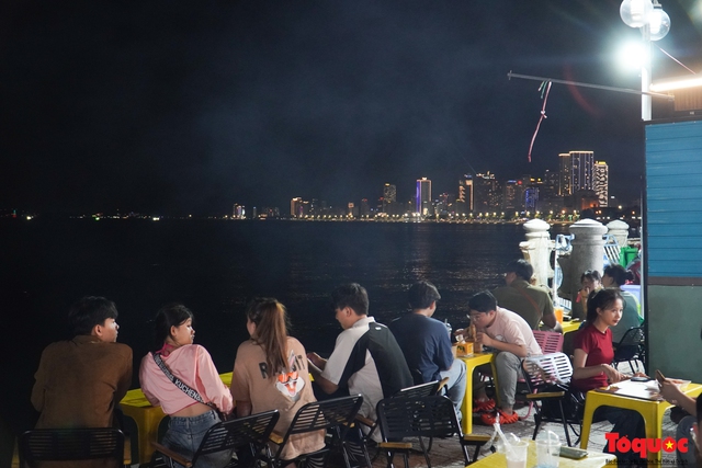 Chợ đêm mở đến 0h giúp Nha Trang níu chân du khách - Ảnh 2. Chợ đêm mở đến 0h giúp Nha Trang níu chân du khách - Ảnh 2.