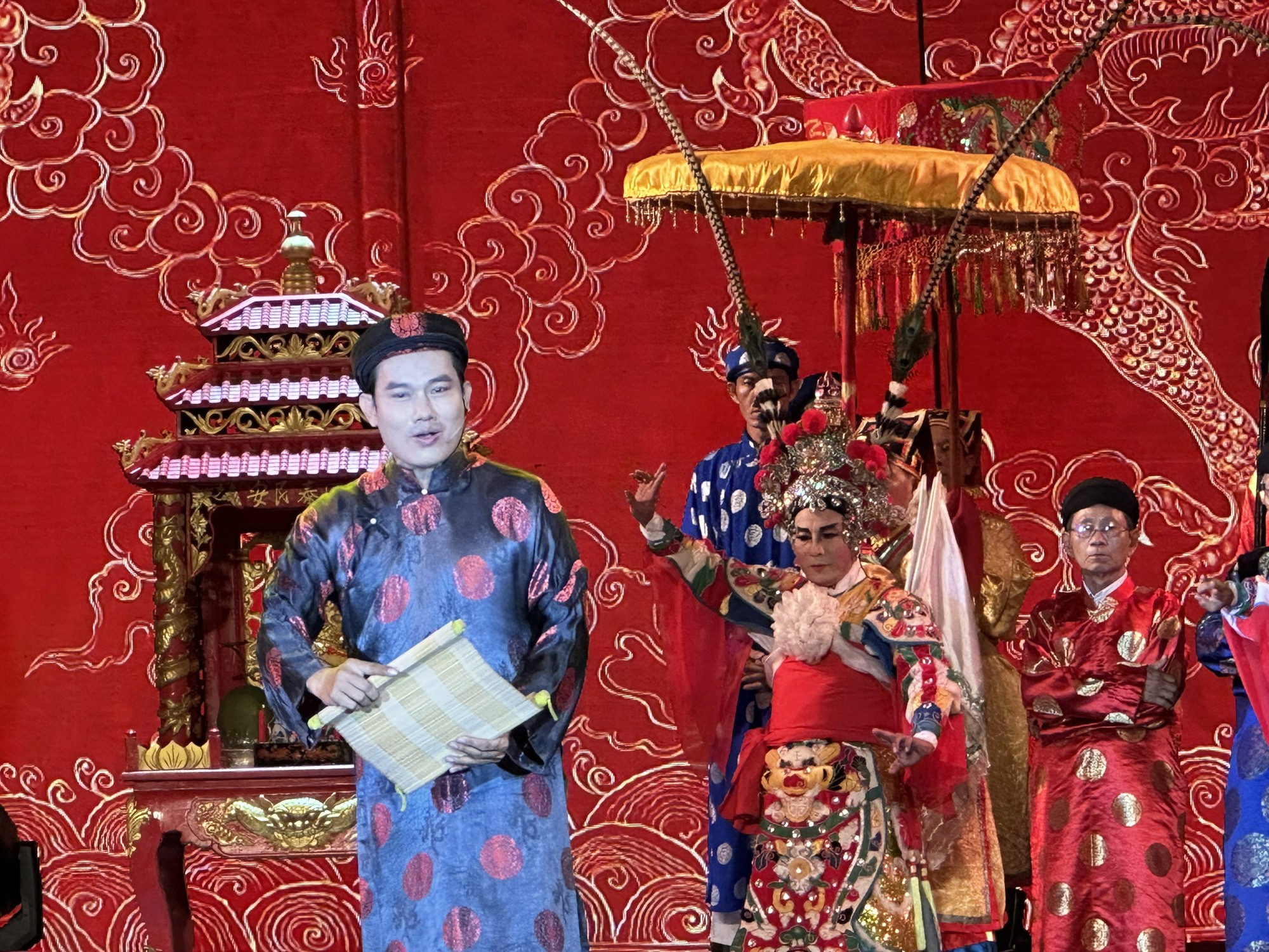 Rực rỡ chương trình nghệ thuật “Đờn ca tài tử Nam Bộ - Di sản tỏa sáng”
- Ảnh 7. Rực rỡ chương trình nghệ thuật “Đờn ca tài tử Nam Bộ - Di sản tỏa sáng”
- Ảnh 7.