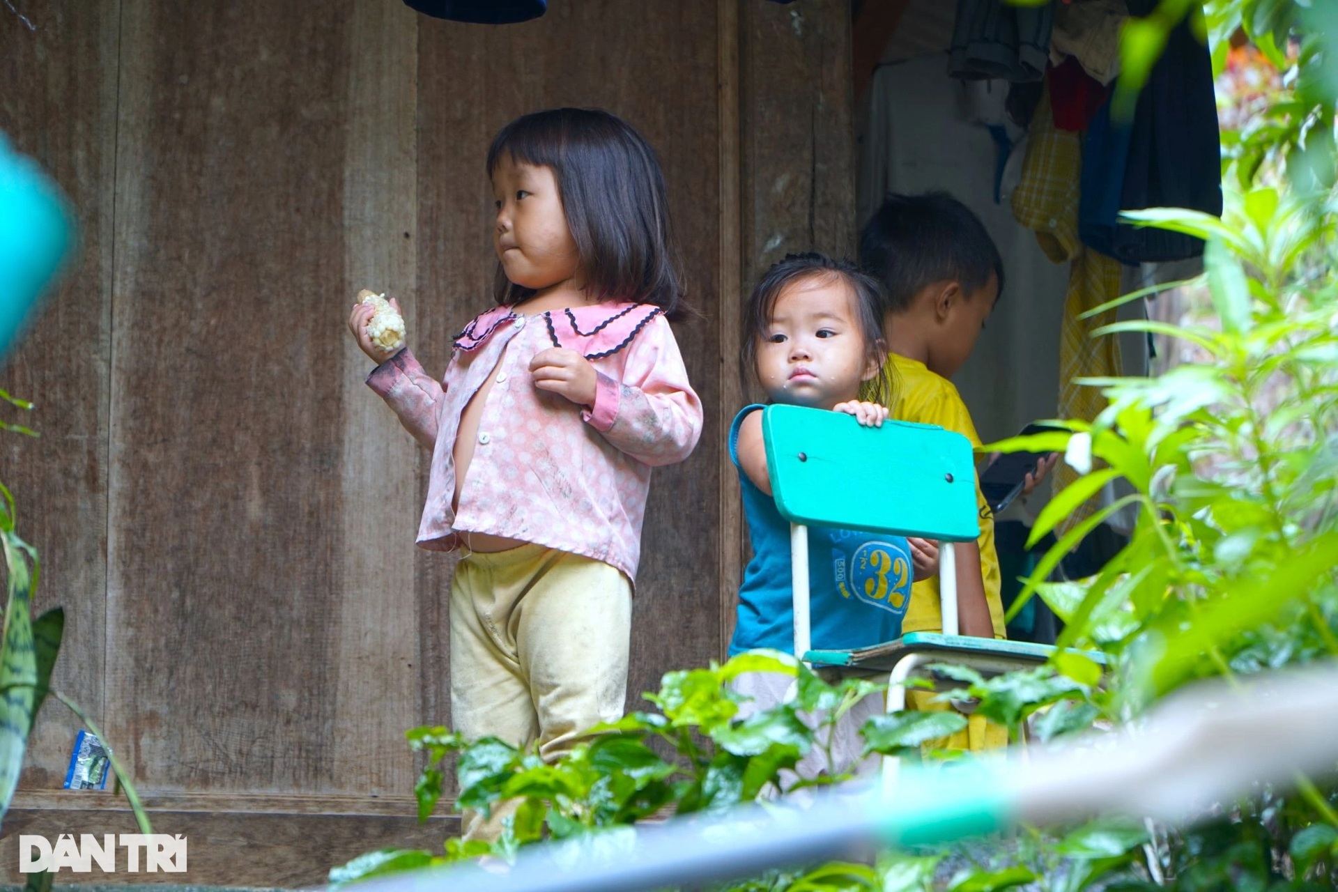 Kỳ nghỉ hè không như mơ của những đứa trẻ vùng cao - 11 Kỳ nghỉ hè không như mơ của những đứa trẻ vùng cao - 11
