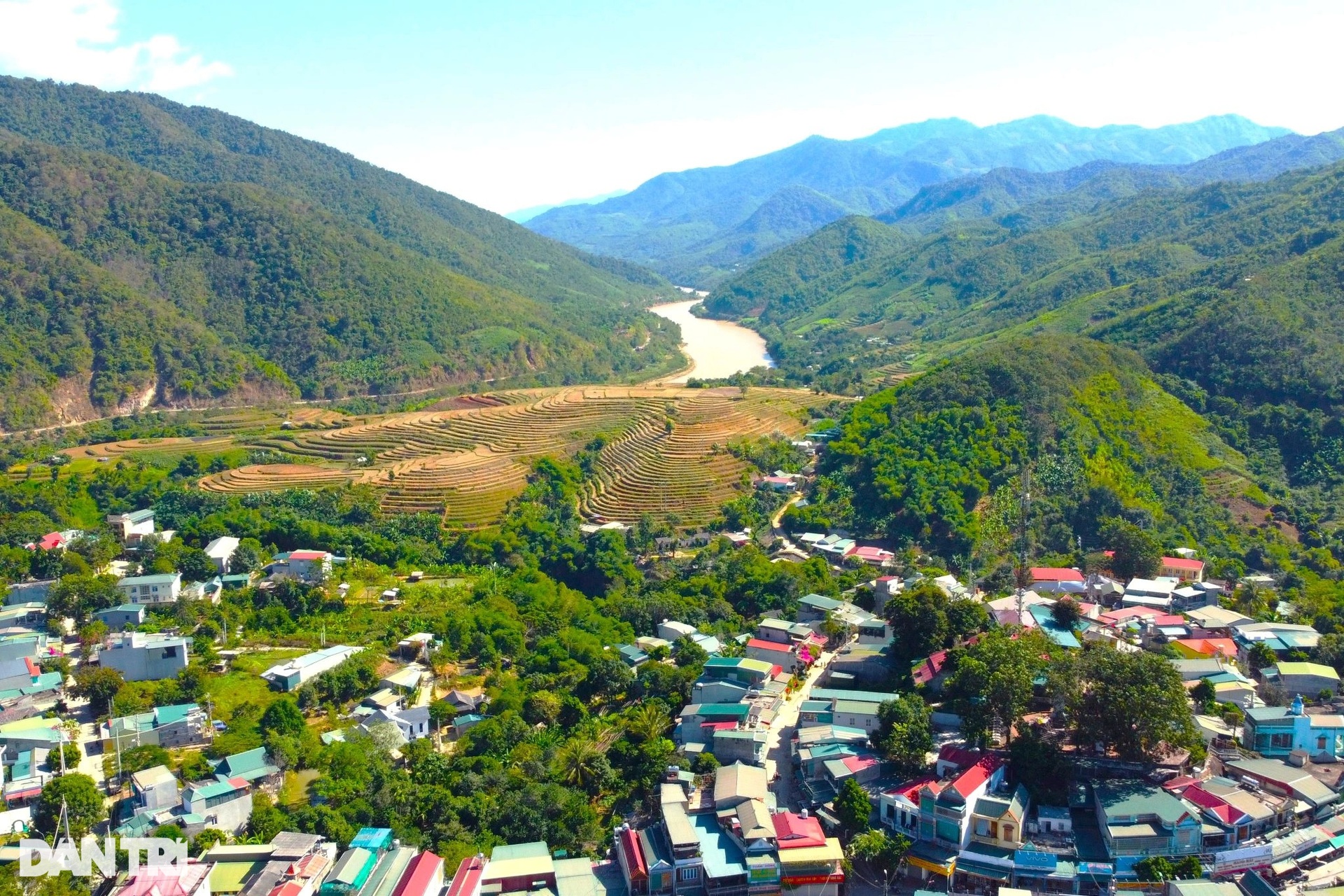 Kỳ nghỉ hè không như mơ của những đứa trẻ vùng cao - 12 Kỳ nghỉ hè không như mơ của những đứa trẻ vùng cao - 12