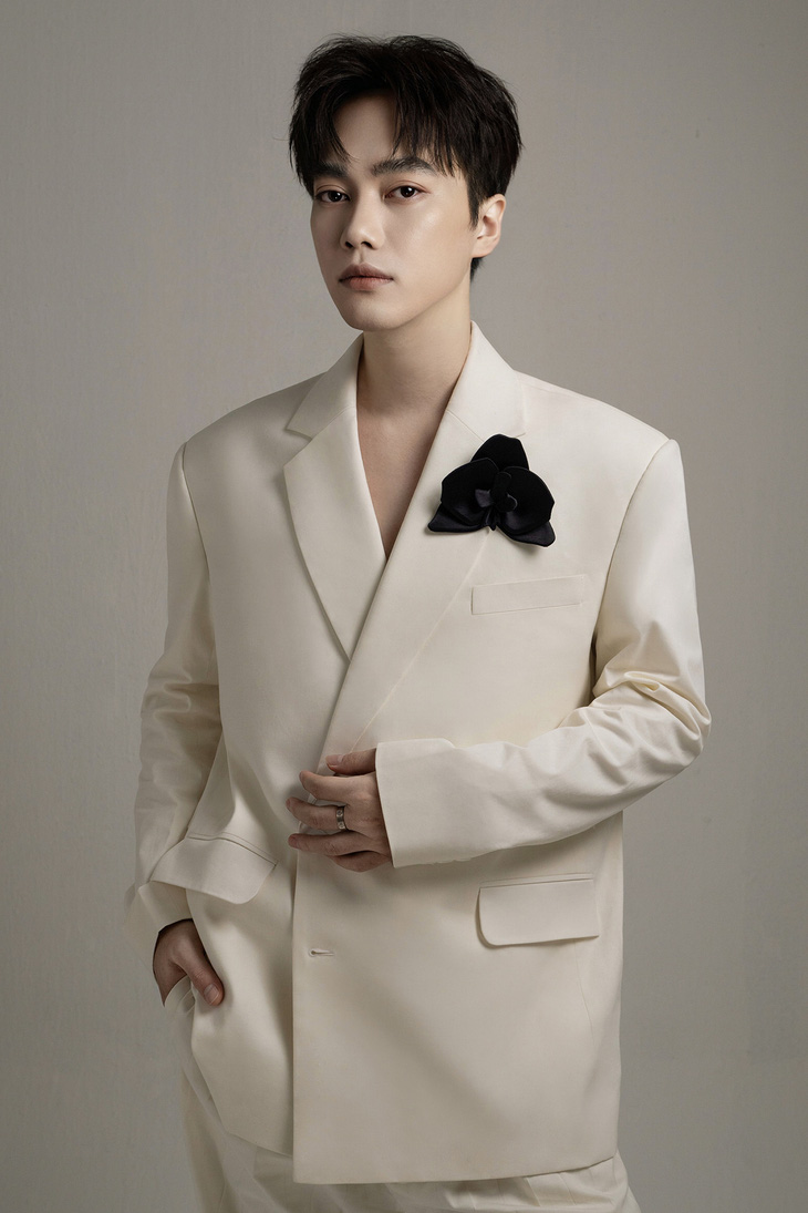 Nhà thiết kế Trần Hùng - Ảnh: NVCC Nhà thiết kế Việt thứ hai quảng bá thời trang tại London Fashion Week- Ảnh 4.