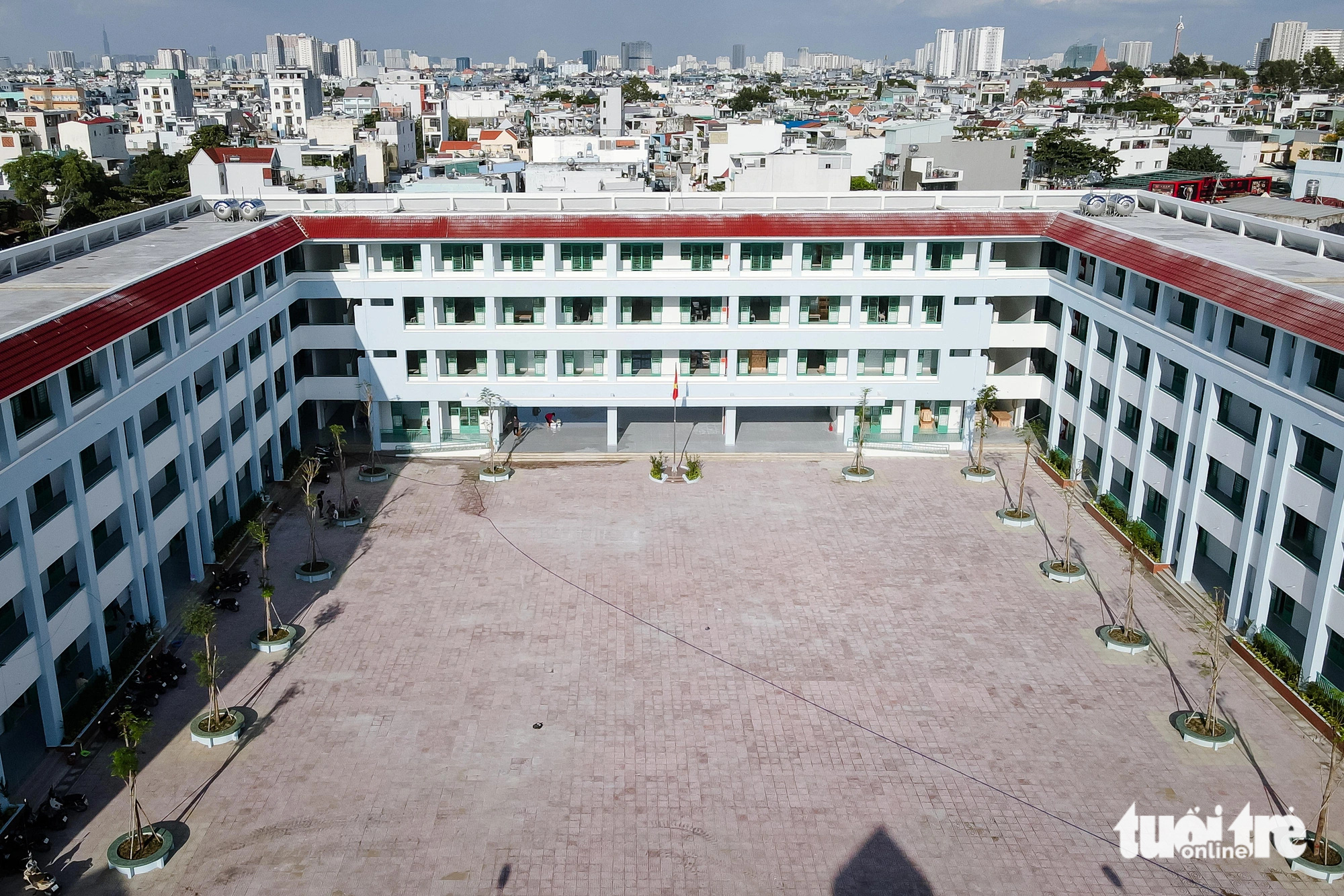 7 ngôi trường mới khang trang ở Bình Tân sẵn sàng đón học sinh- Ảnh 2. Trường THCS Bình Trị Đông B (phường Bình Trị Đông B) có 36 phòng học, vốn đầu tư hơn 276 tỉ đồng. Trường dự kiến tiếp nhận khoảng 1.620 học sinh - Ảnh: PHƯƠNG NHI