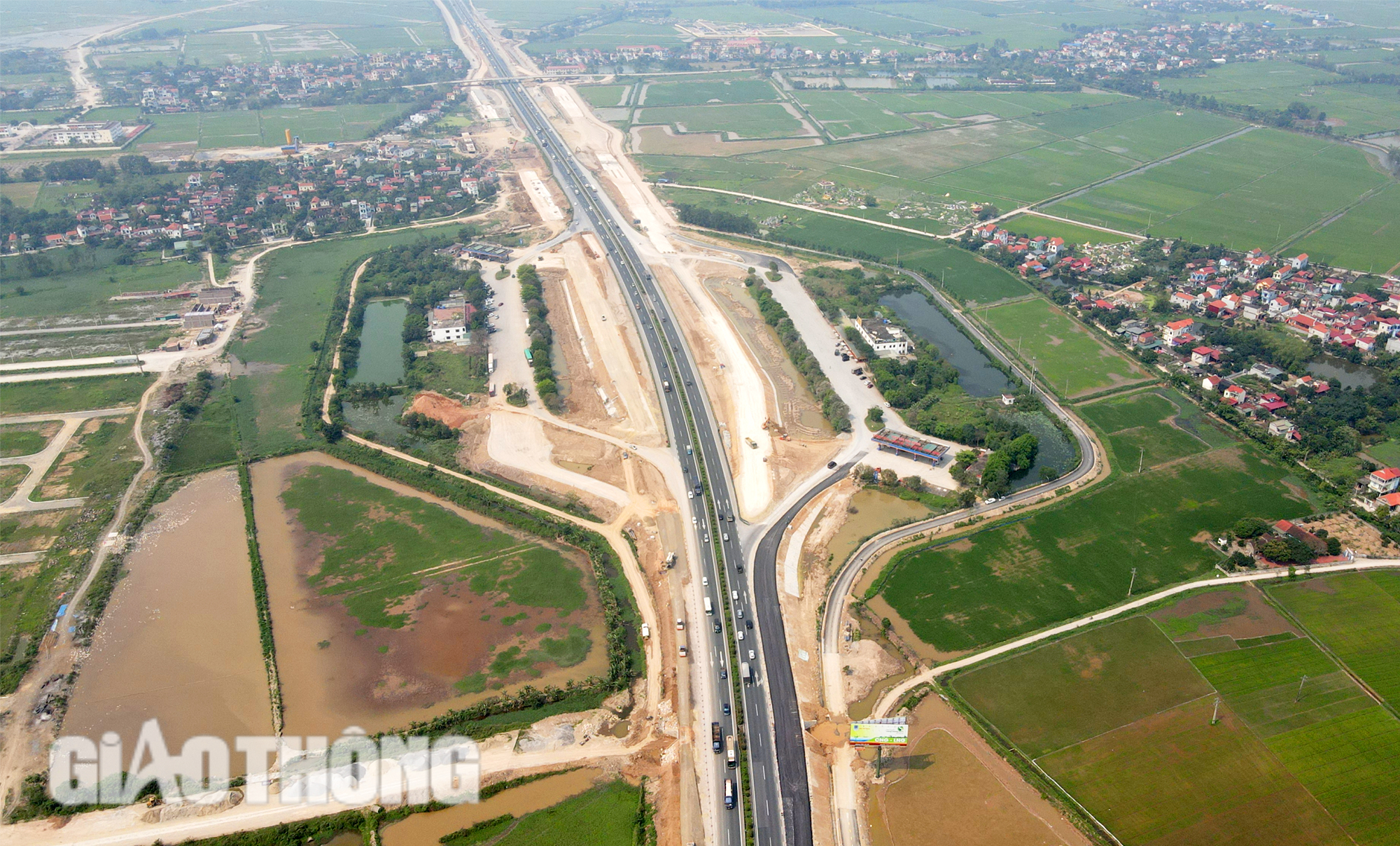 Hà Nam rót hơn 2.000 tỷ đồng để phát triển trục giao thông chiến lược- Ảnh 3. Hà Nam rót hơn 2.000 tỷ đồng để phát triển trục giao thông chiến lược- Ảnh 3.