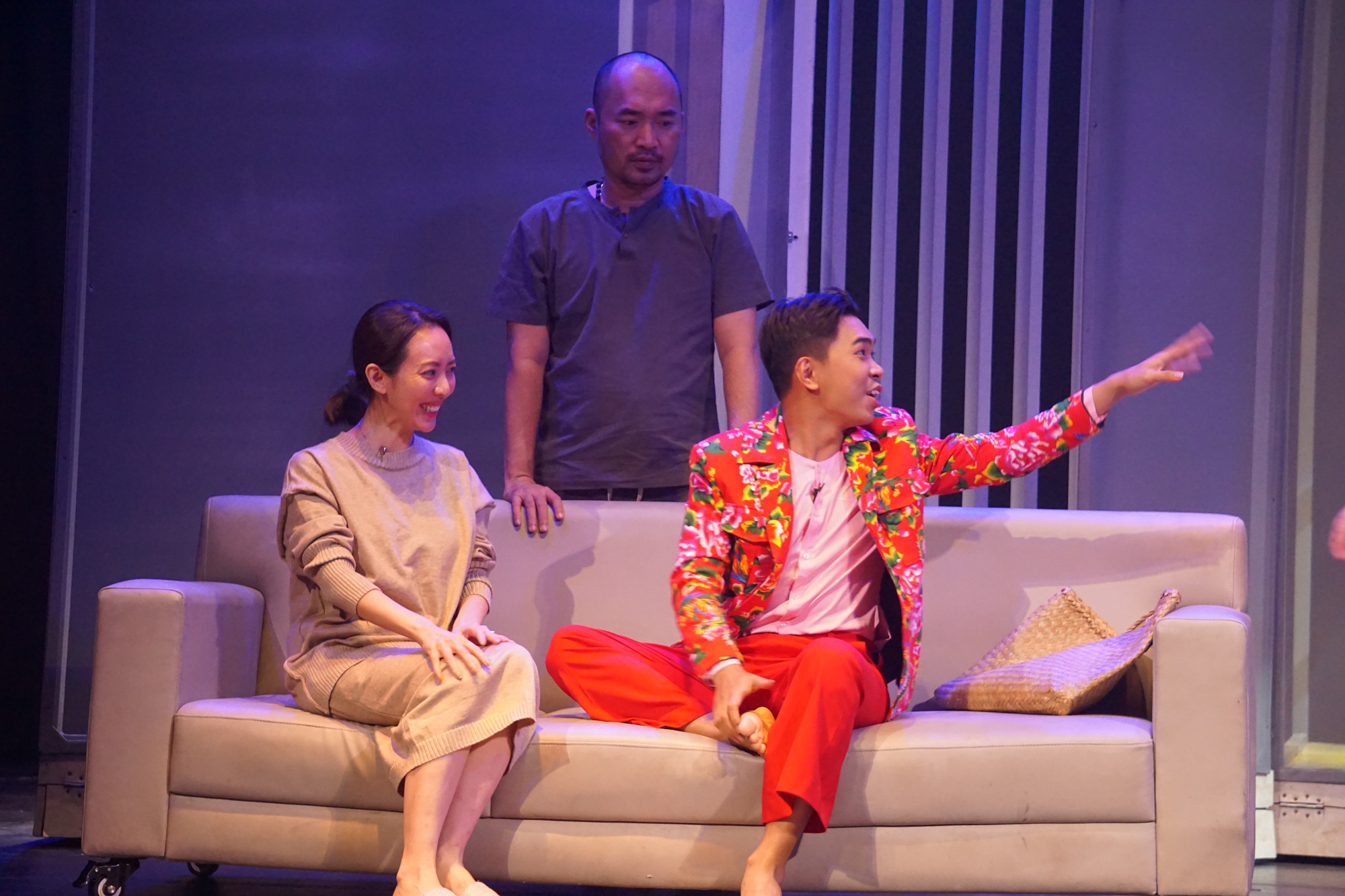 Thu Trang, Tiến Luật làm phụ huynh ác trong vở Ám ảnh - Ảnh 8. Thu Trang, Tiến Luật làm phụ huynh ác trong vở Ám ảnh - Ảnh 8.