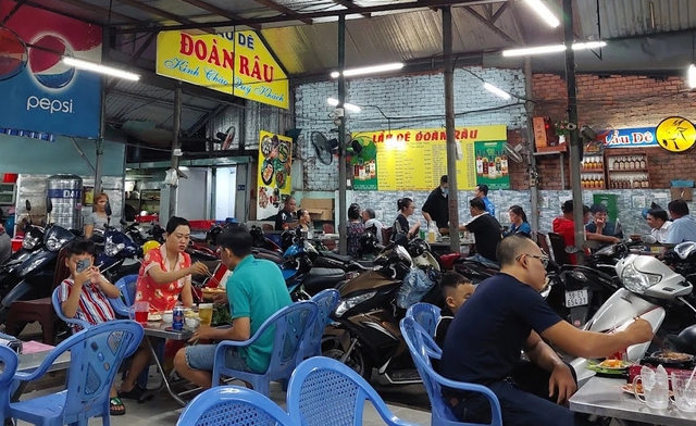 Những quán lẩu dê ‘hớp hồn’ thực khách tại TP.HCM- Ảnh 6. Những quán lẩu dê ‘hớp hồn’ thực khách tại TP.HCM- Ảnh 6.
