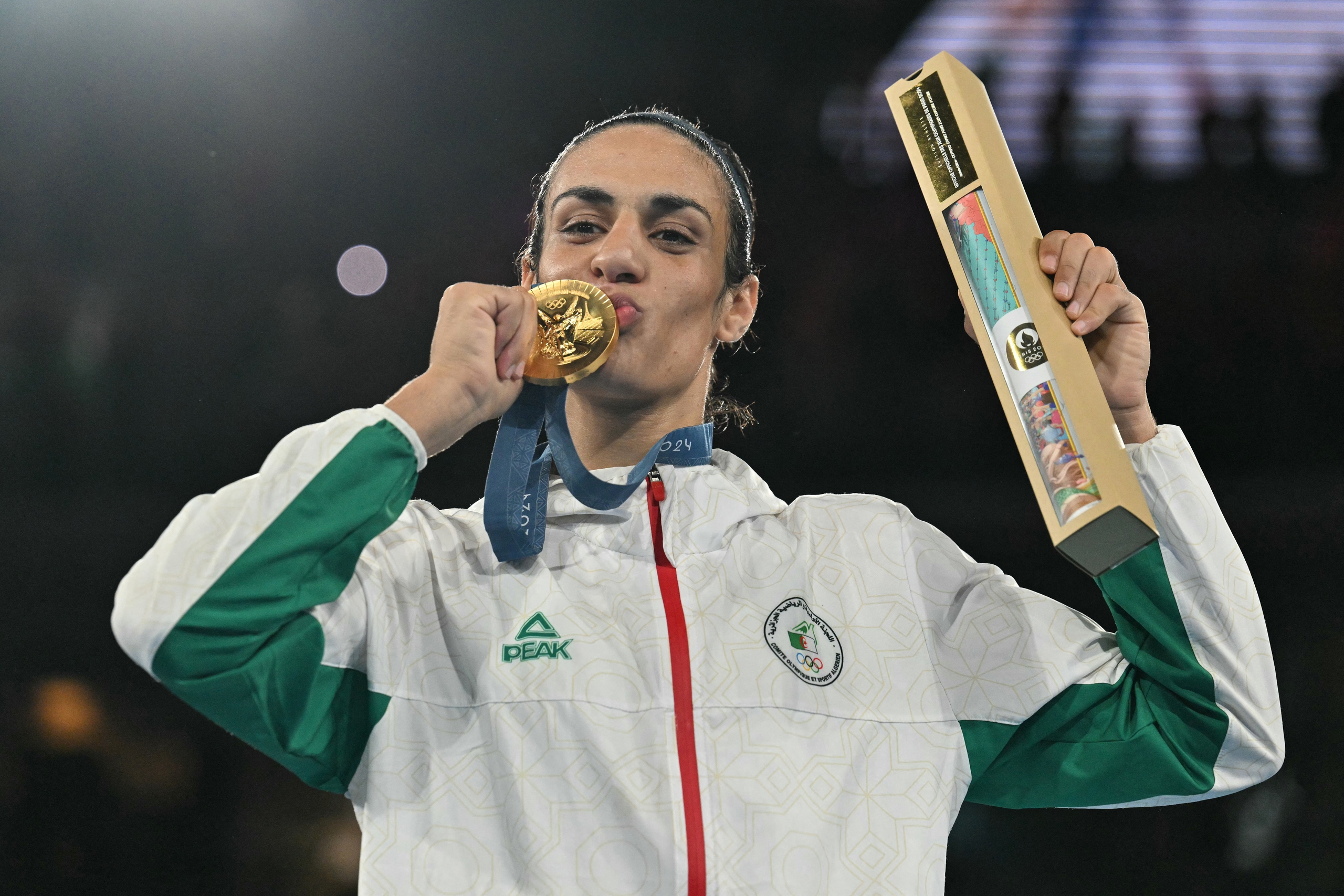 Nữ võ sĩ bị nghi là đàn ông trở thành nhà vô địch Olympic 2024- Ảnh 2. Nữ võ sĩ bị nghi là đàn ông trở thành nhà vô địch Olympic 2024- Ảnh 2.