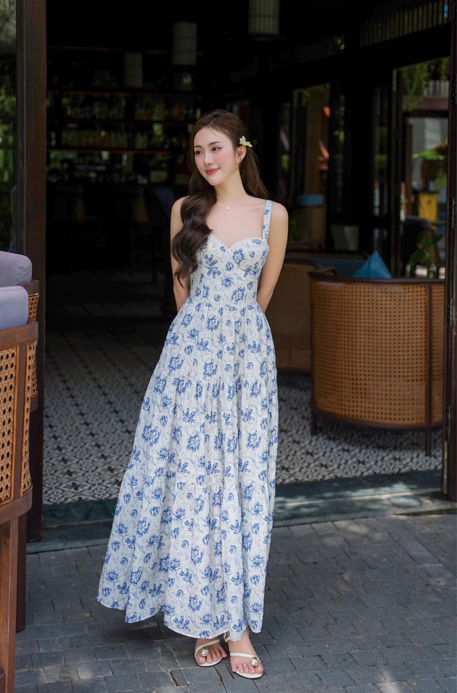 Trang phục in hoa, cách mặc nổi bật với xu hướng vượt thời gian- Ảnh 3. Trang phục in hoa, cách mặc nổi bật với xu hướng vượt thời gian- Ảnh 3.
