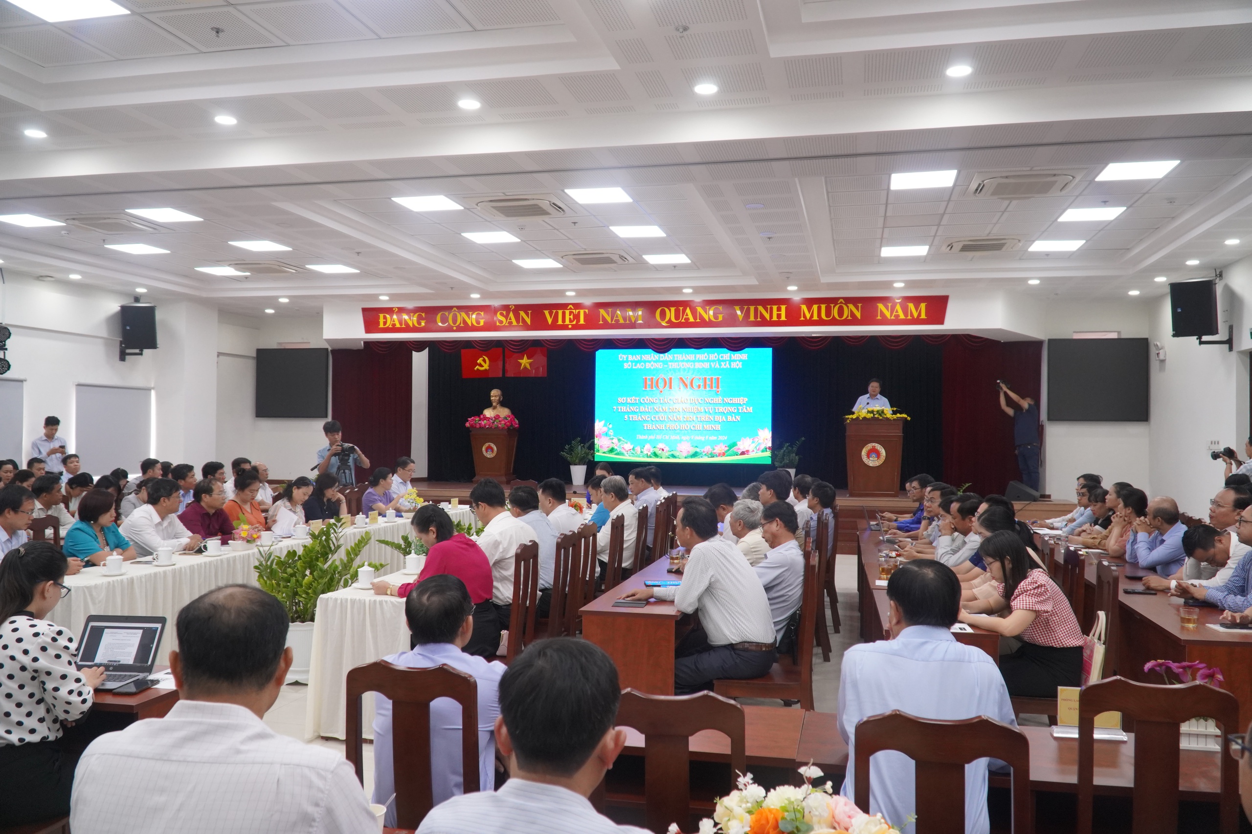 Vì sao nhiều trường nghề vắng bóng sinh viên? - Ảnh 2. Vì sao nhiều trường nghề vắng bóng sinh viên? - Ảnh 2.