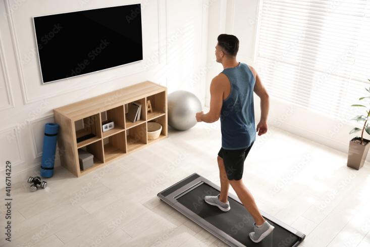 Lợi ích của đi bộ tại chỗ- Ảnh 3. 1000_F_416714229_gZzlKwMB0YrKnICjmzHStbJ2ku8RHqZo