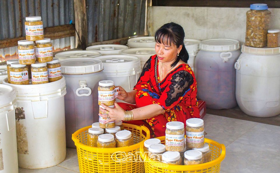 Cá sơn ở vùng biển Cà Mau là một loại cá ngon, đem làm mắm, mới xuất hiện đã lập tức là đặc sản- Ảnh 2. Cá sơn ở vùng biển Cà Mau là một loại cá ngon, đem làm mắm, mới xuất hiện đã lập tức là đặc sản- Ảnh 2.