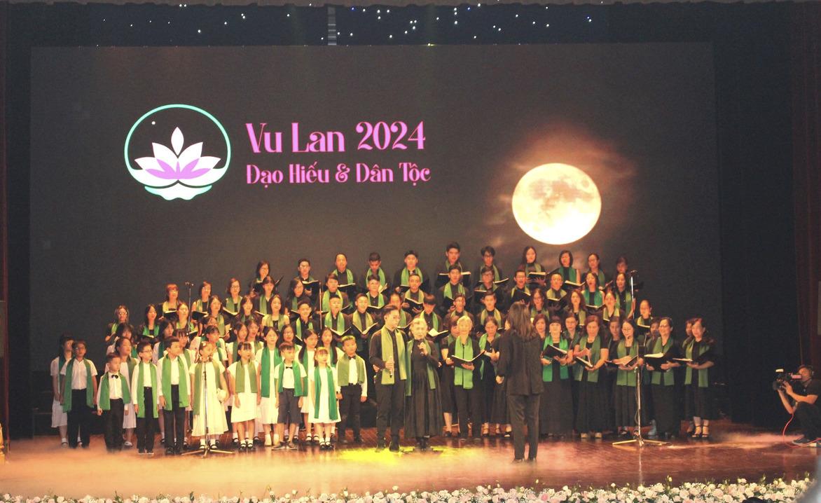 dac sac chuong trinh nghe thuat vu lan dao hieu va dan toc hinh 2