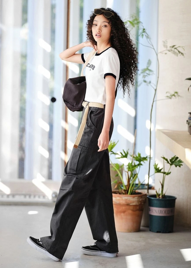 Quần âu, jeans, quần ống rộng suông dài tôn dáng hiệu quả nhất- Ảnh 9. Quần âu, jeans, quần ống rộng suông dài tôn dáng hiệu quả nhất- Ảnh 9.