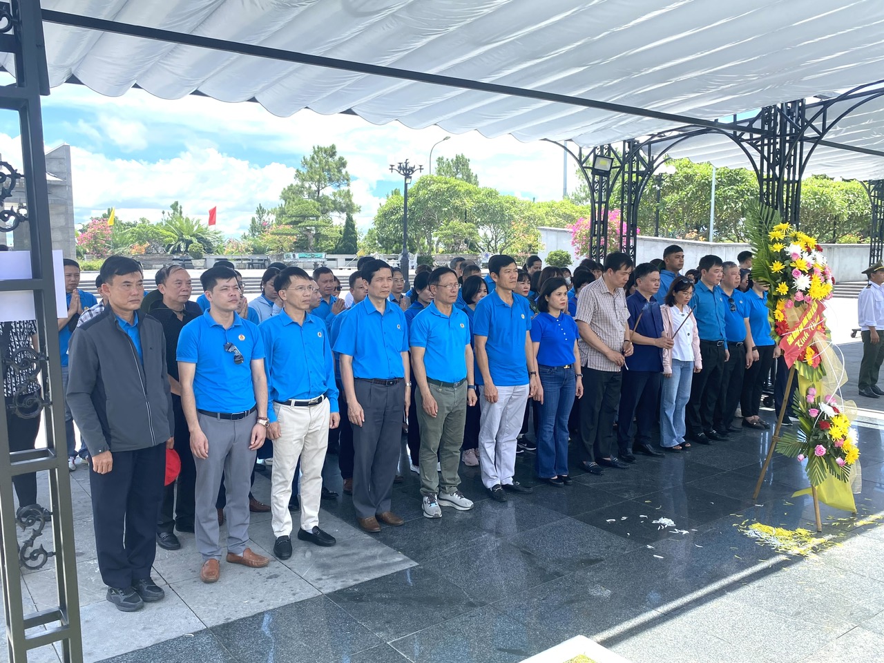 Công đoàn GTVT thăm, tặng quà các thương, bệnh binh nhân ngày 27/7- Ảnh 2. Công đoàn GTVT thăm, tặng quà các thương, bệnh binh nhân ngày 27/7- Ảnh 2.
