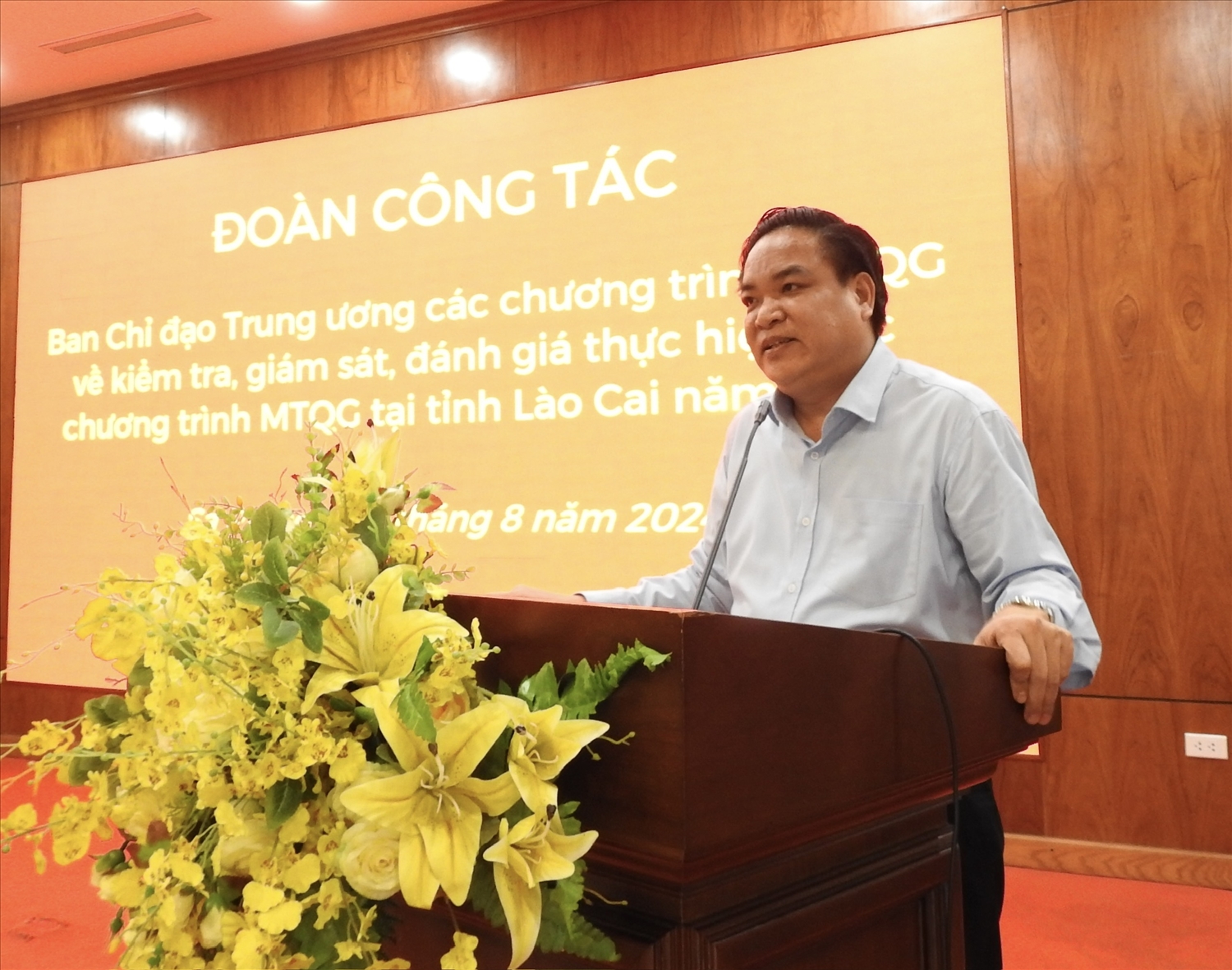 Ông Hoàng Văn Tuyên, Vụ trưởng Vụ chính sách dân tộc (UBDT) phát biểu tại buổi làm việc Ông Hoàng Văn Tuyên, Vụ trưởng Vụ chính sách dân tộc (UBDT) phát biểu tại buổi làm việc