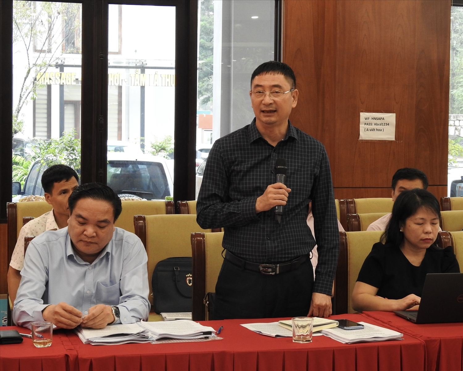Đại diện Hội đồng Dân tộc Quốc hội trao đổi tại buổi làm việc Đại diện Hội đồng Dân tộc Quốc hội trao đổi tại buổi làm việc